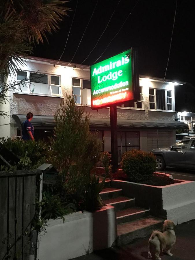 Admirals Lodge Пиктън Екстериор снимка