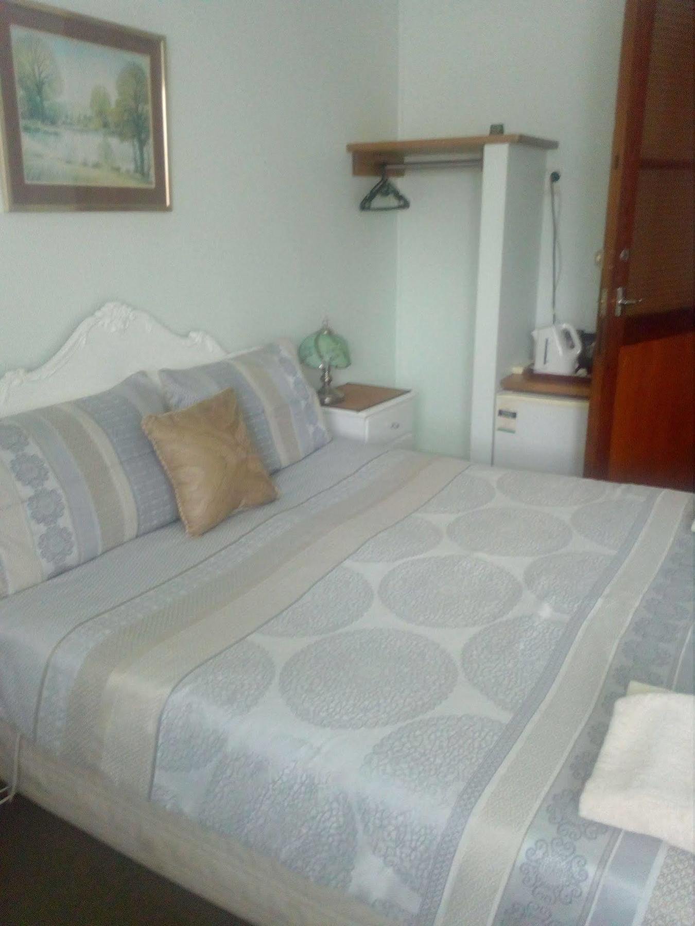 Admirals Lodge Пиктън Екстериор снимка